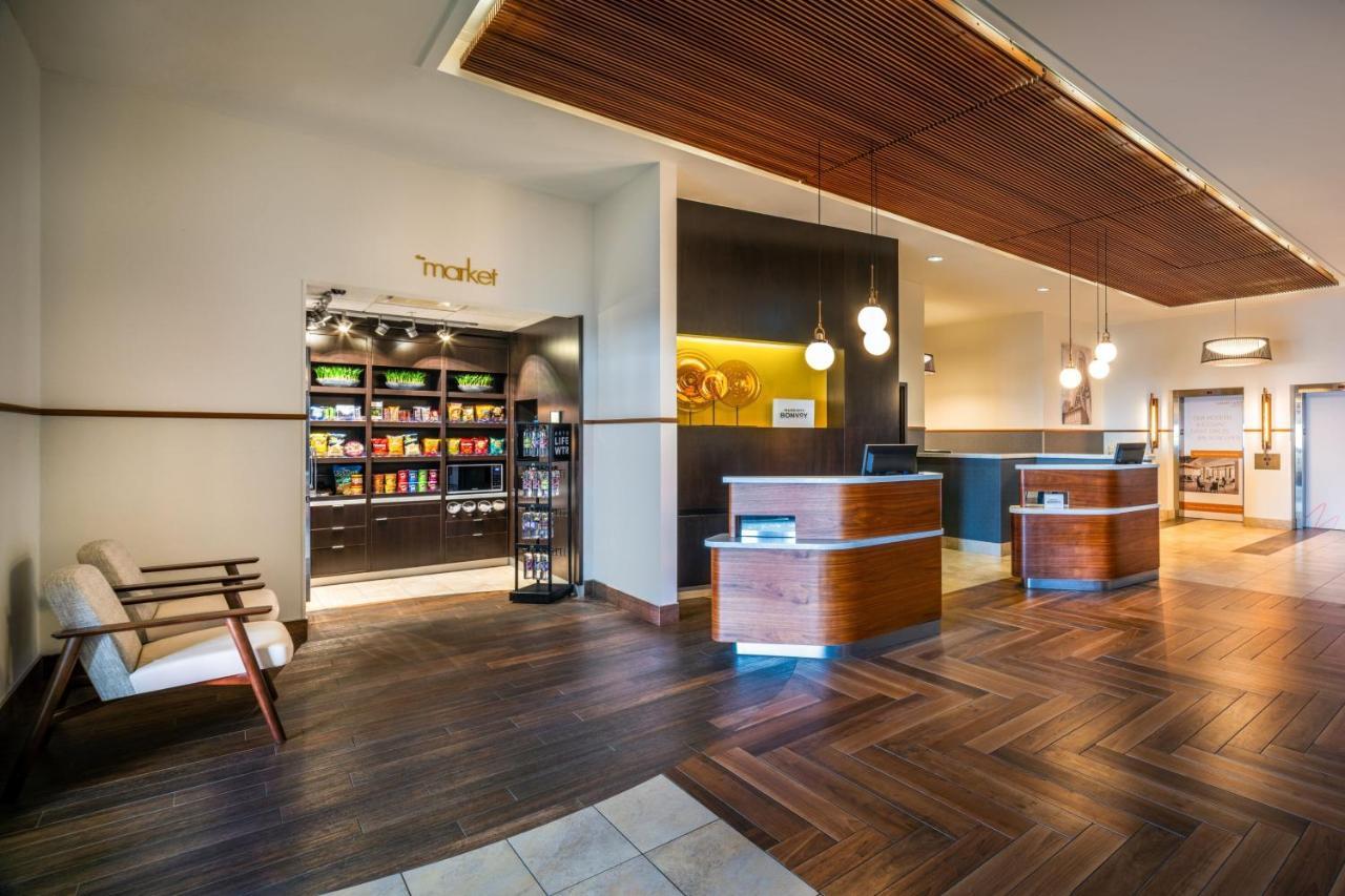 Hotel Courtyard By Marriott Calgary South Exteriér fotografie