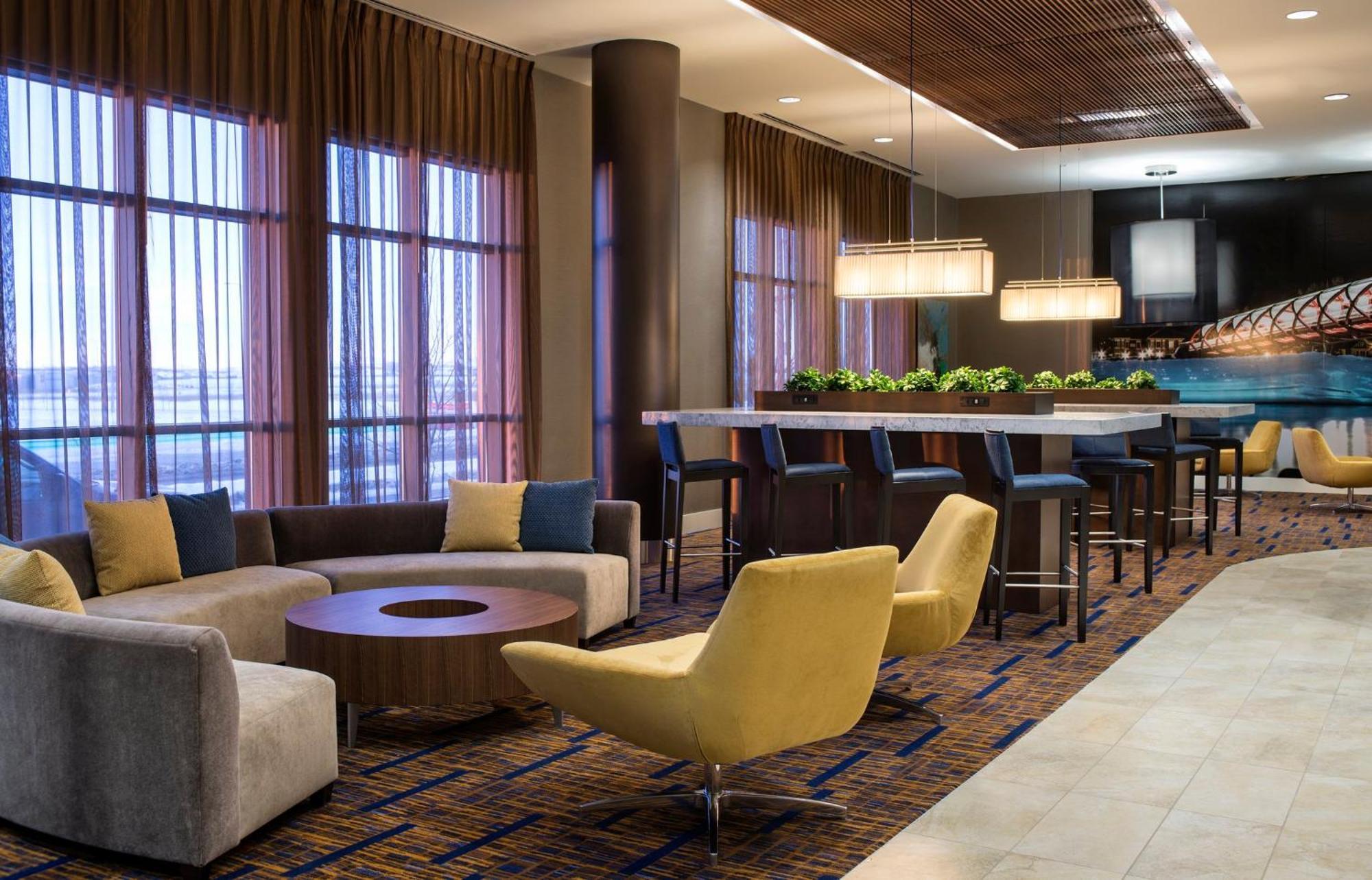 Hotel Courtyard By Marriott Calgary South Exteriér fotografie
