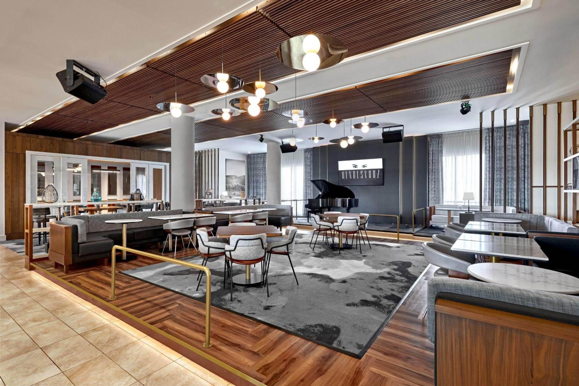 Hotel Courtyard By Marriott Calgary South Exteriér fotografie