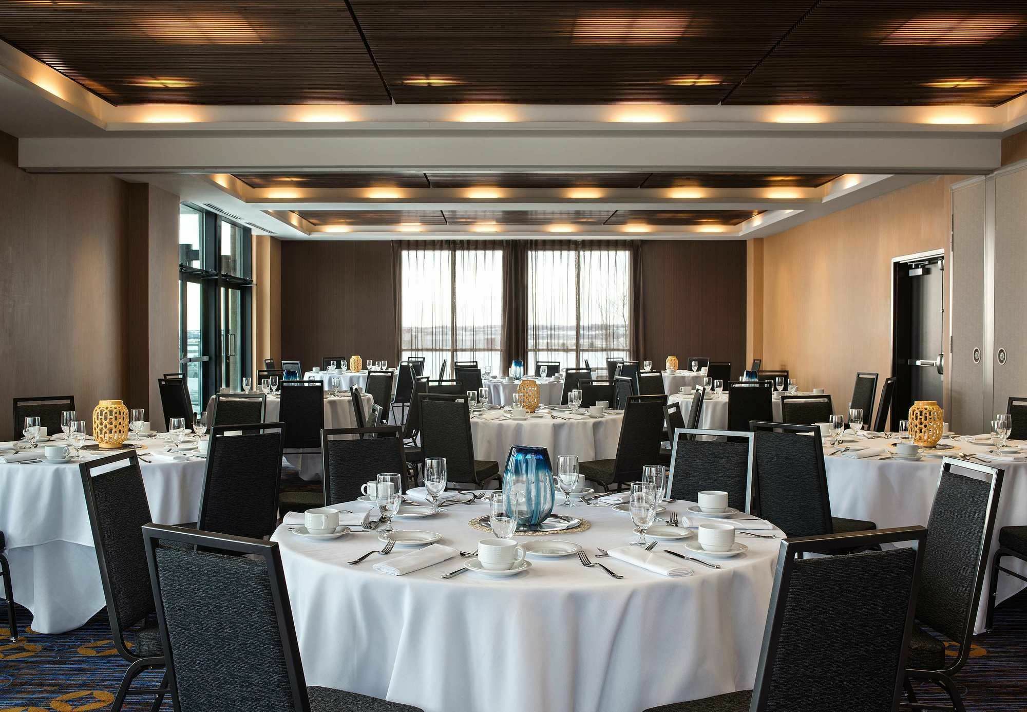Hotel Courtyard By Marriott Calgary South Exteriér fotografie